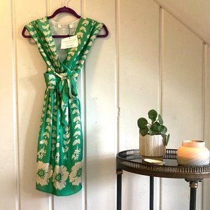 Diane von Furstenberg Vintage 100% Silk Dress